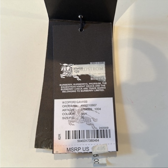 Bought this brand new and lost weight and looks too snug on me have tag - Picture 5 of 6